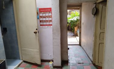 VENTA DE CASA EN PRIMER PISO  SECTOR CAMPO VALDEZ MEDELLÍN.