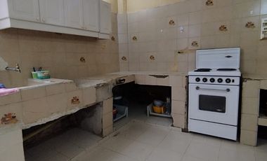 VENTA DE CASA EN PRIMER PISO  SECTOR CAMPO VALDEZ MEDELLÍN.