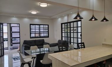 VENDO CASAS RECIÉN REMODELADA (CON DOS DEPARTAMENTOS DE 2 RECS)