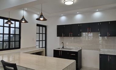 VENDO CASAS RECIÉN REMODELADA (CON DOS DEPARTAMENTOS DE 2 RECS)