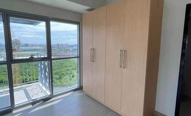 Good Deal 2 Bedroom 2BR Unit for Sale in Bayshore 2 Paranaque City