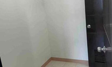 Good Deal 2 Bedroom 2BR Unit for Sale in Bayshore 2 Paranaque City