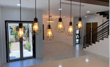 FOR SALE: 6 BEDROOM HOUSE & LOT IN SOUTH FORBES VILLAS, SILANG CAVITE CITY