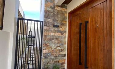 FOR SALE: 6 BEDROOM HOUSE & LOT IN SOUTH FORBES VILLAS, SILANG CAVITE CITY