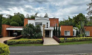 CASA  CAMPESTRE  TIERRA QUIMBAYA