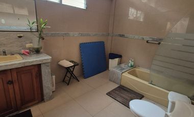 Habitación Amoblada en Alquiler en Los Ceibos, 1 Baño, Incluye Servicios, Norte de Guayaquil.