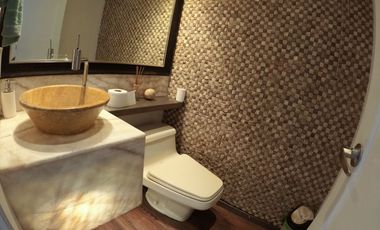 Alquiler Casa en Samborondón 5 dormitorios moderna piscina remodelada - C230