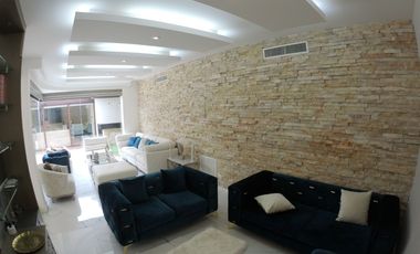 Alquiler Casa en Samborondón 5 dormitorios moderna piscina remodelada - C230