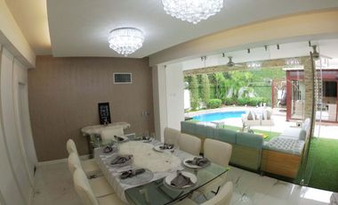 Alquiler Casa en Samborondón 5 dormitorios moderna piscina remodelada - C230