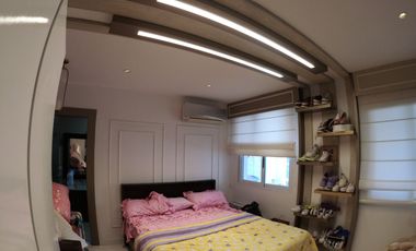 Alquiler Casa en Samborondón 5 dormitorios moderna piscina remodelada - C230