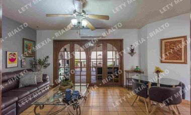 CASA EN VENTA EN RAQUET CLUB II