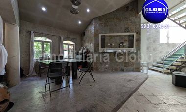 Casa grande en venta, Ranchería Ixtacomitán 3a Sección, cerca de Costco, amplios espacios.