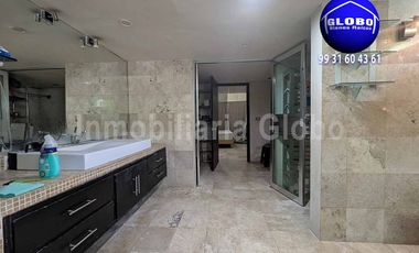 Casa grande en venta, Ranchería Ixtacomitán 3a Sección, cerca de Costco, amplios espacios.