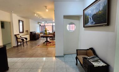 Departamento en venta con vista a la playa y al puerto de Manta, muy cerca del Mall del Pacifico