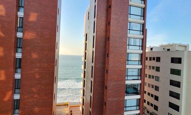 Departamento en venta con vista a la playa y al puerto de Manta, muy cerca del Mall del Pacifico