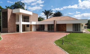 ESPECTACULAR CASA CAMPESTRE