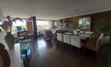 Penthouse duplex de lujo en venta. Cuenca. Ave Remigio tamariz estadio. Vista a la ciudad y al cajas terrazas