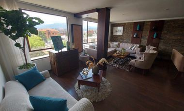 Penthouse duplex de lujo en venta. Cuenca. Ave Remigio tamariz estadio. Vista a la ciudad y al cajas terrazas