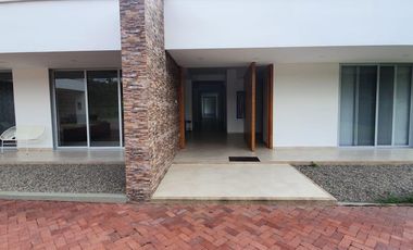 ESPECTACULAR CASA CAMPESTRE