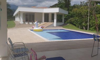 ESPECTACULAR CASA CAMPESTRE