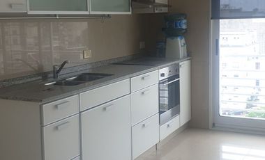 ALQUILER  DPTO DOS AMBIENTES EN IMPORTANTE EDIFICIO. MORON CENTRO