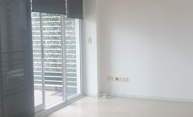 ALQUILER  DPTO DOS AMBIENTES EN IMPORTANTE EDIFICIO. MORON CENTRO