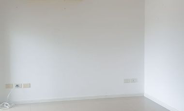 ALQUILER  DPTO DOS AMBIENTES EN IMPORTANTE EDIFICIO. MORON CENTRO