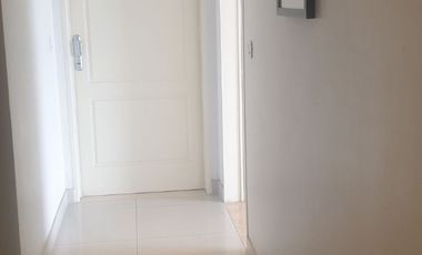 ALQUILER  DPTO DOS AMBIENTES EN IMPORTANTE EDIFICIO. MORON CENTRO