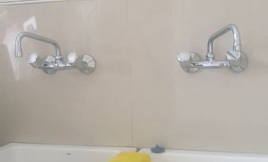 ALQUILER  DPTO DOS AMBIENTES EN IMPORTANTE EDIFICIO. MORON CENTRO