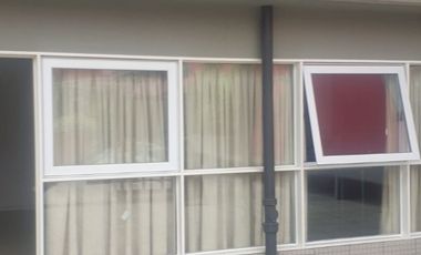ALQUILER  DPTO DOS AMBIENTES EN IMPORTANTE EDIFICIO. MORON CENTRO