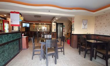 Casa en venta, en plena avenida El Olivar. Callao