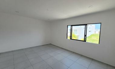 Por $3'598,000 puedes Vivir en esta Casa con Recámara en PB, en el Fraccionamiento más Nuevo en la Zona boca del rio