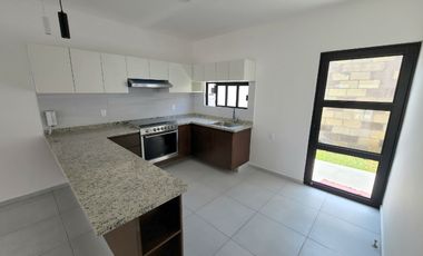 Por $3'598,000 puedes Vivir en esta Casa con Recámara en PB, en el Fraccionamiento más Nuevo en la Zona boca del rio