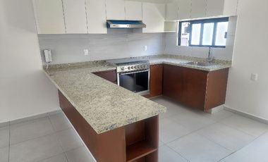 Por $3'598,000 puedes Vivir en esta Casa con Recámara en PB, en el Fraccionamiento más Nuevo en la Zona boca del rio