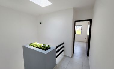 Por $3'598,000 puedes Vivir en esta Casa con Recámara en PB, en el Fraccionamiento más Nuevo en la Zona boca del rio