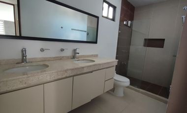 Renta Residencia🏠en Privada Fontana, al norte de Mérida, Yucatán, 4 Recámaras🛏️, piscina, etc.