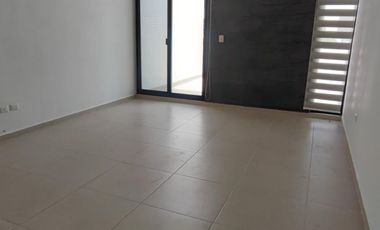 Renta Residencia🏠en Privada Fontana, al norte de Mérida, Yucatán, 4 Recámaras🛏️, piscina, etc.