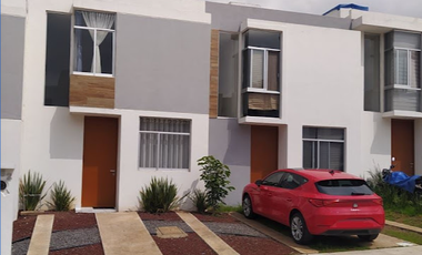 CASA EN REMATE EN PEDREGAL DEL BOSQUE FRACC ZIMALTA EN TLAQUEPAQUE