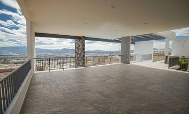 CASA EN REMATE EN PEDREGAL DEL BOSQUE FRACC ZIMALTA EN TLAQUEPAQUE