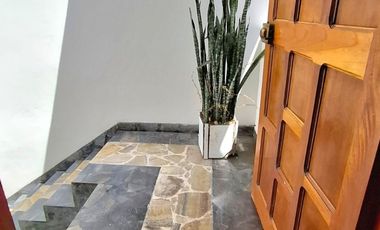 SE ALQUILA AMPLIA CASA EN SURCO - URB. SAGITARIO!!!