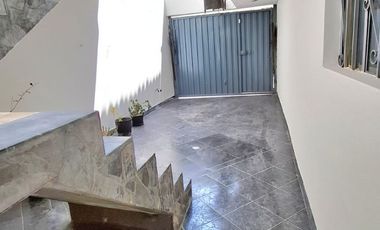 SE ALQUILA AMPLIA CASA EN SURCO - URB. SAGITARIO!!!