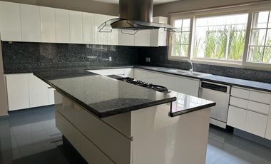 ESPECTACULAR CASA EN VENTA EN HACIENDA SANTA FE