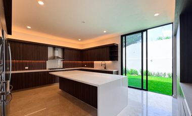 Casa En Venta En Colomos Providencia Nueva De Lujo, Zona Providencia, Zapopan