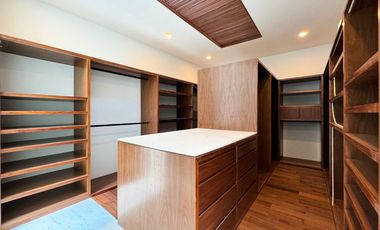 Casa En Venta En Colomos Providencia Nueva De Lujo, Zona Providencia, Zapopan