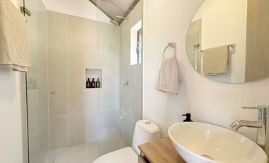 Venta lote con 2 cabañas, (AIrbnb)