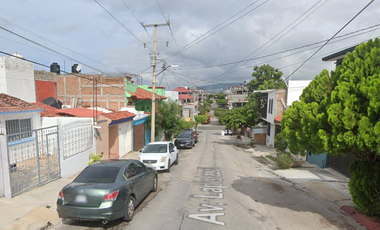 Casa en Remate Bancario en Av Lapislazuli, Jardines del Pedregal, Tuxtla gutierrez, Chiapas. (65% debajo de su valor comercials, solo recurso propios)