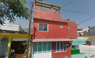 VENTA DE CASA GRANDE EN AV CIRCONIA, JARDINES DEL PEDREGAL, TUXTLA G., CHIAPAS