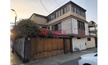 1137684 Venta De Casa Como Terreno Salamanca