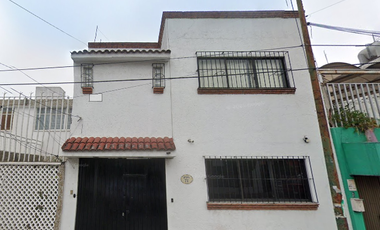 CASA EN VENTA EN CALLE DRAGON #71 PRADO CHURUBUSCO, COYOACAN