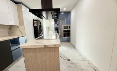 Penthouse Amoblado en Alquiler